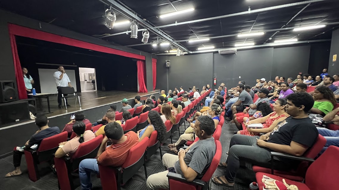 Mais de mil jovens participam do programa de orienta��o vocacional para o emprego e empreendedorismo da Secretaria Municipal da Juventude