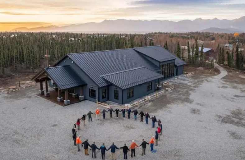 Organiza��o crist� inaugura igreja no Alasca