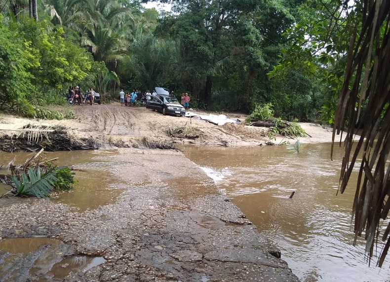 Cinco pessoas da mesma fam�lia morrem em acidente na regi�o norte