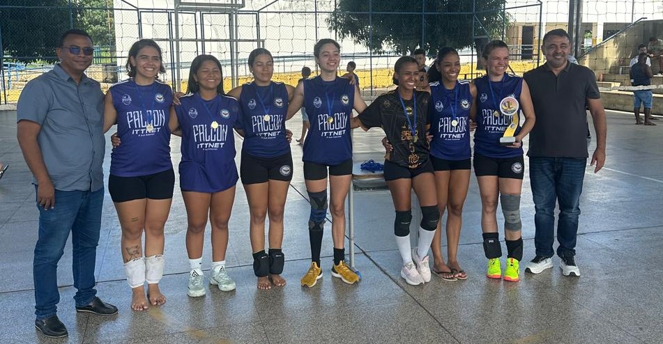 Secret�rio da Juventude prestigia Circuito de V�lei Feminino no Portal da Alegria