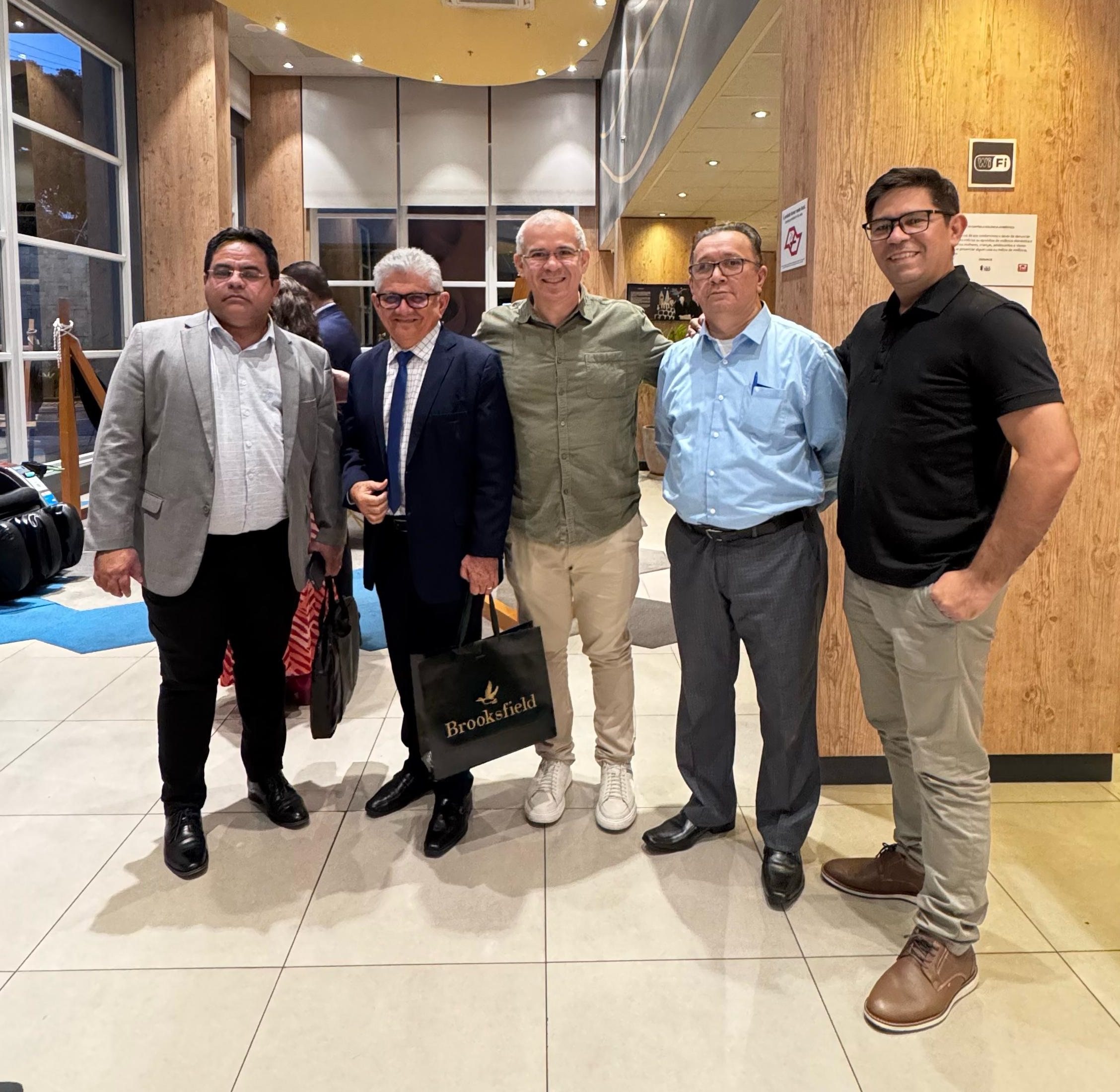 Deputado Estadual Tiago Vasconcelos marca presen�a no encerramento da Conven��o da CGADB